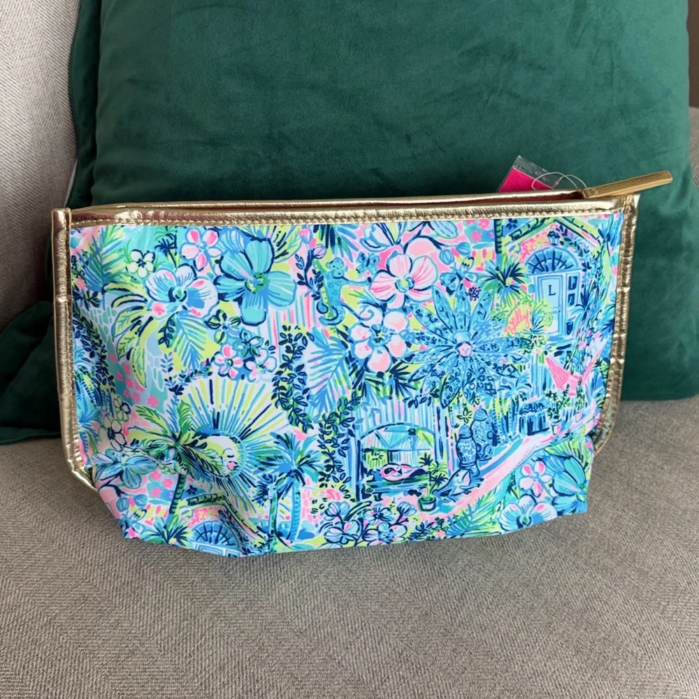 Lilly Pulitzer Lilly’s House Oasis Pouch NWT - Picture 4 of 7